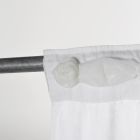 Biała lniana zasłona z haftem z organzy i odrapanym wzorem Made in Italy - Marpessa Viadurini