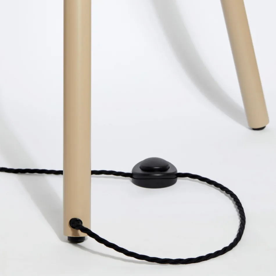 Wolnostojący stalowy grzejnik elektryczny z przełącznikiem nożnym - Tree Viadurini