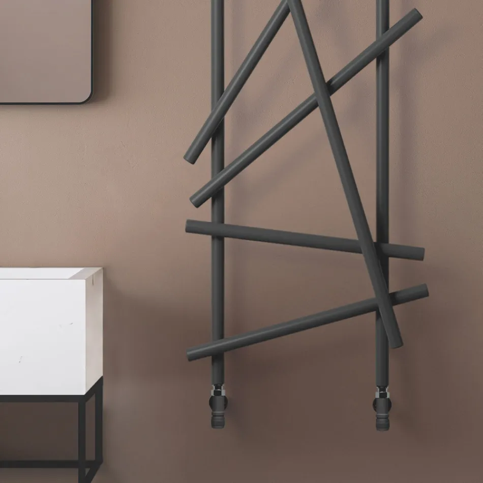 Stalowy grzejnik hydrauliczny z rurami o przekroju okrągłym Made in Italy - losowy Viadurini