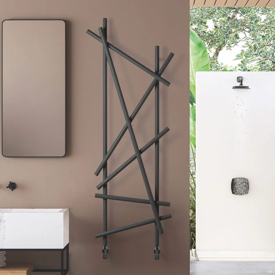 Stalowy grzejnik hydrauliczny z rurami o przekroju okrągłym Made in Italy - losowy Viadurini