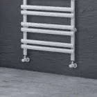 Mieszany podgrzewany wieszak na ręczniki ze stali węglowej Wyprodukowano we Włoszech - w Bawarii Viadurini