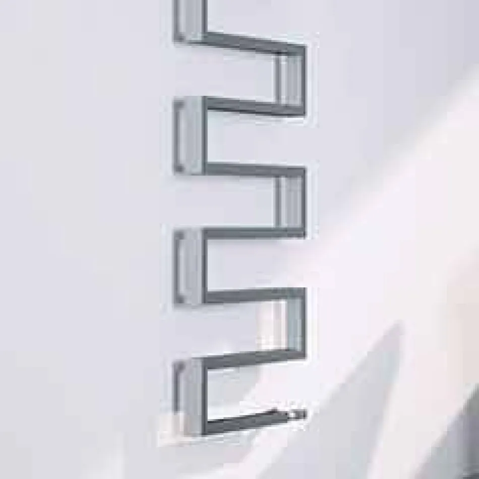 Termoarredo pionowy hydrauliczny chrom Wąż według Scirocco H Viadurini