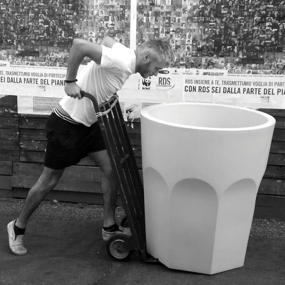 Wysoki dekoracyjny wazon w kształcie szkła z polietylenu Wyprodukowano we Włoszech - Pucca Viadurini