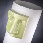 Nowoczesny wysoki wazon z białej ceramiki z kolorową wkładką Made in Italy - Lexi Viadurini