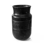 Wystrój wazonu z białego marmuru Carrara i czarnej marki Marquinia - Calar Viadurini