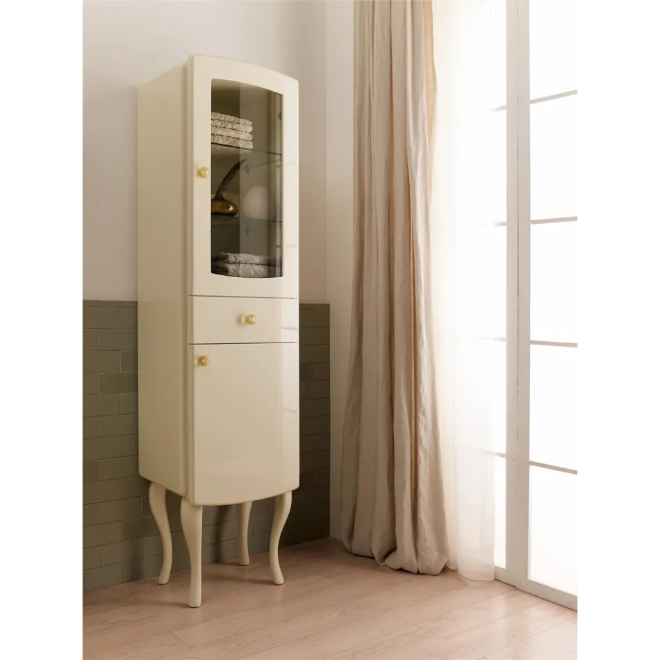 Jednokolorowa witryna z wewnętrznymi szklanymi półkami Made in Italy - Candy Viadurini