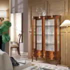 Drewniana gablota w stylu klasycznym z drzwiami i szufladami Made in Italy - Versaille Viadurini