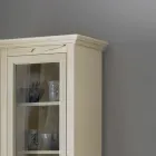 Drewniana witryna z patynowanym wykończeniem w kolorze kości słoniowej. Wyprodukowano we Włoszech - Fosta Viadurini